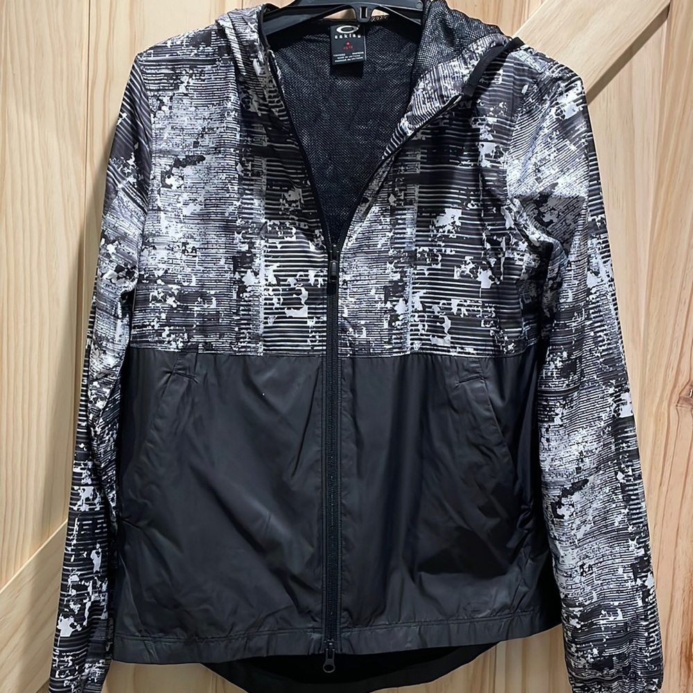 Oakley womens wind breaker